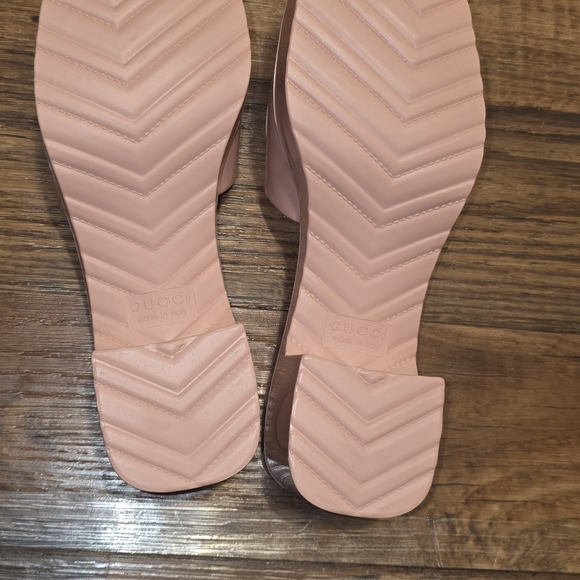 Gucci Women's Pink Slide Sandals - Picture 3 of 5